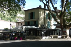 p1000560