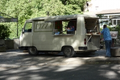 p1000561