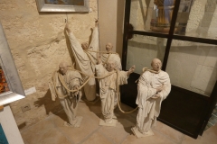 p1000773