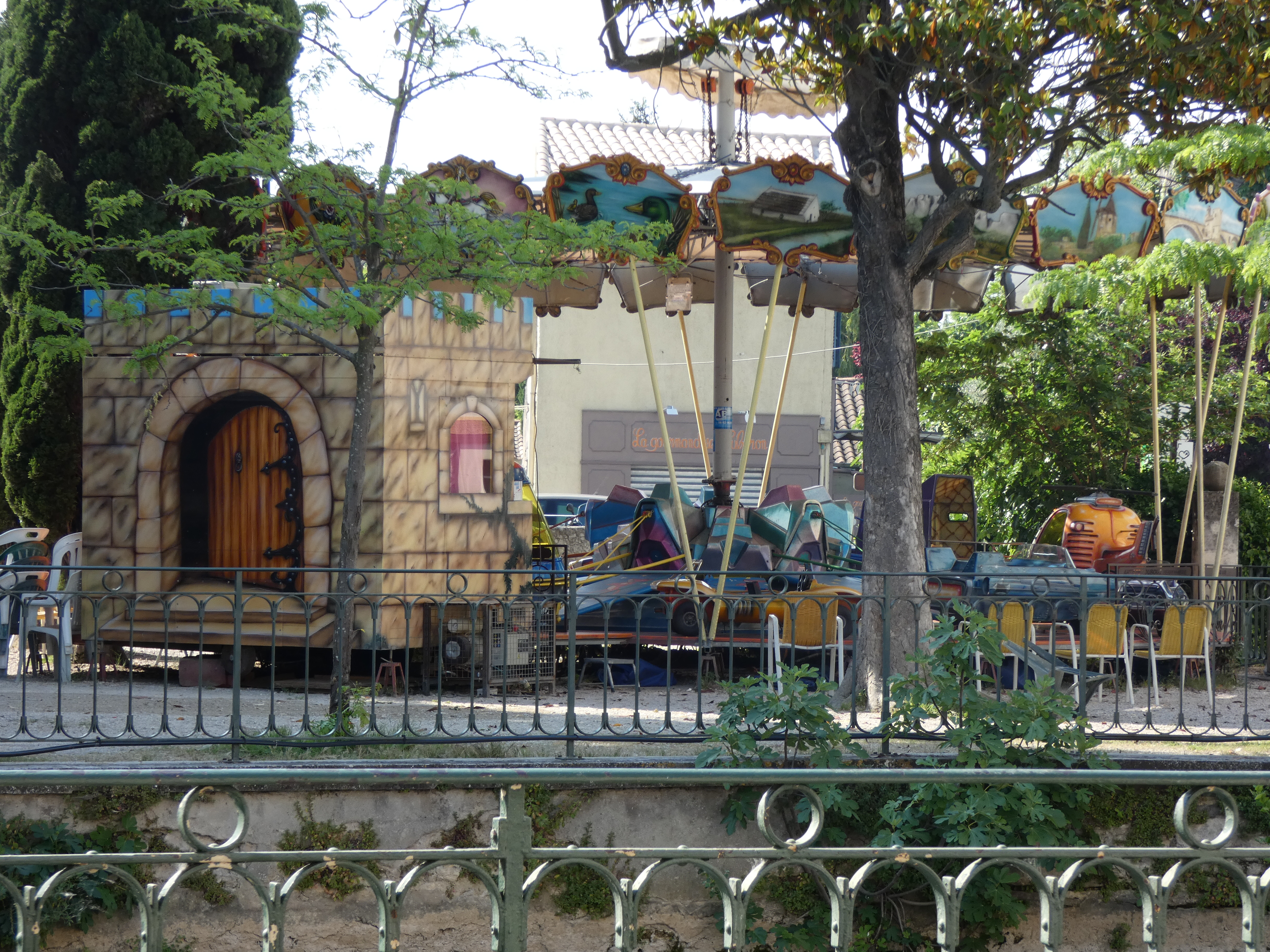 p1000834