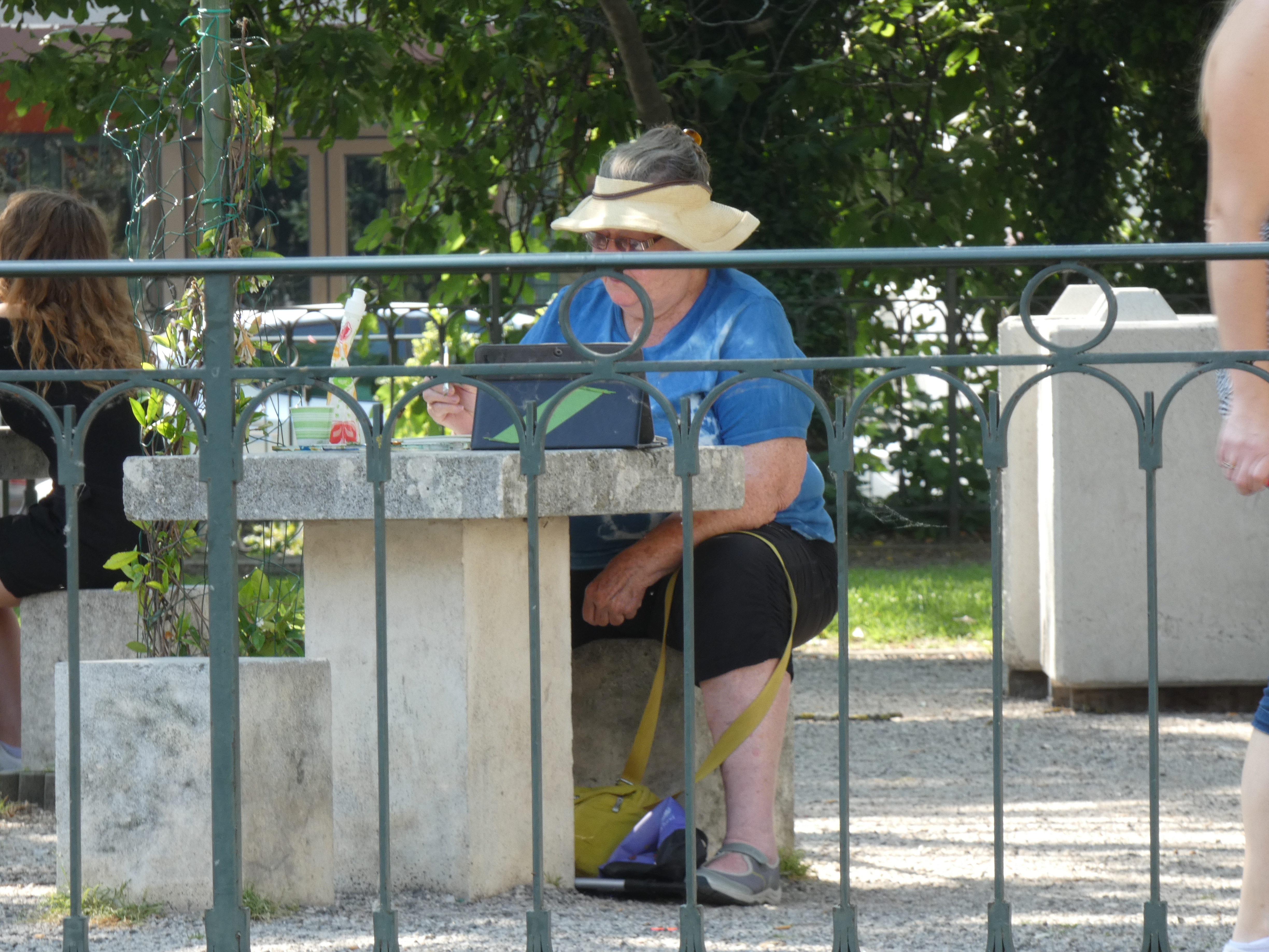 p1000901