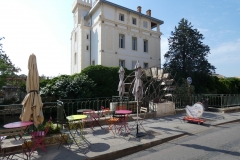 p1000835